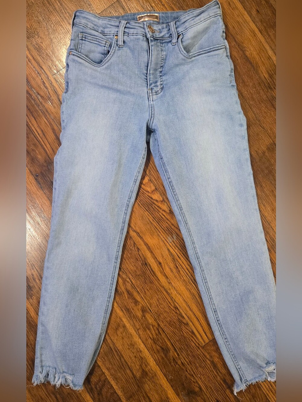KUT From The Kloth Size 6 Light Wash Slim Straight Raw Hem Cropped Jeans